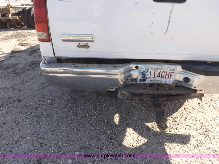 image for item I8408 2005 Ford F250 Super Duty XL Crew Cab pickup truck