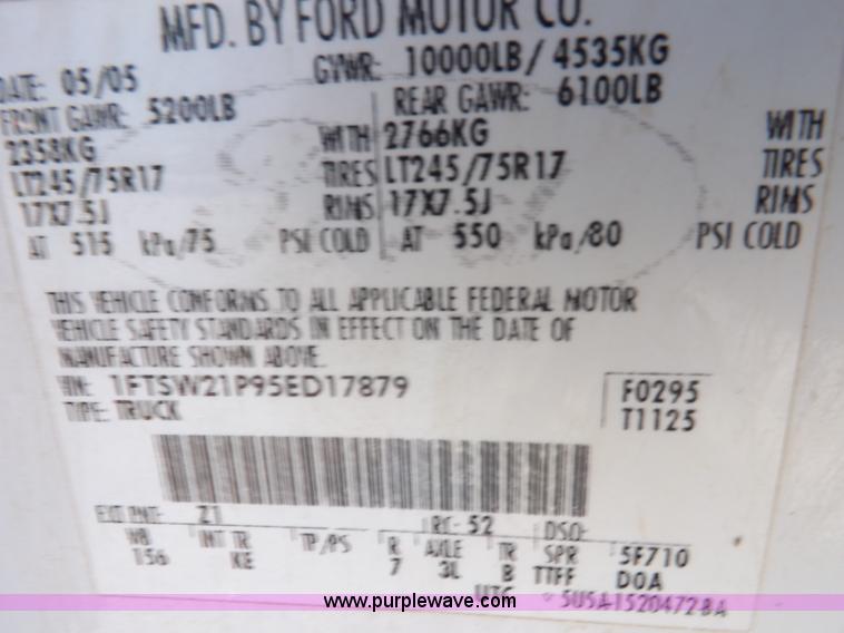 image for item I8408 2005 Ford F250 Super Duty XL Crew Cab pickup truck