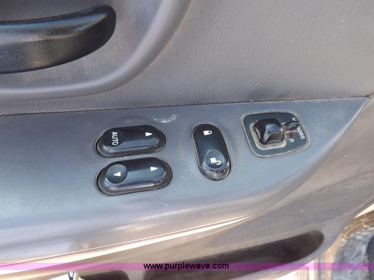 image for item I8409 2003 Ford F150 XLT pickup truck