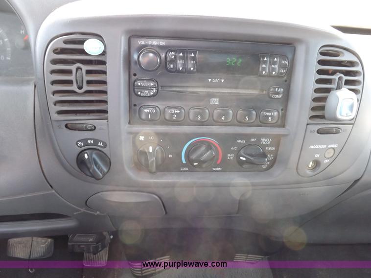 image for item I8409 2003 Ford F150 XLT pickup truck