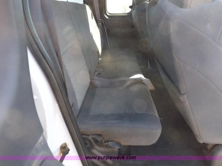 image for item I8409 2003 Ford F150 XLT pickup truck