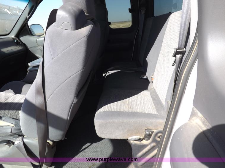 image for item I8409 2003 Ford F150 XLT pickup truck