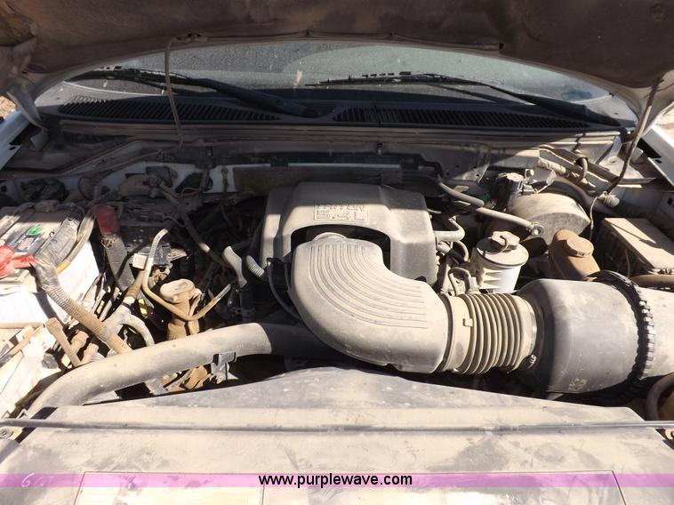 image for item I8409 2003 Ford F150 XLT pickup truck