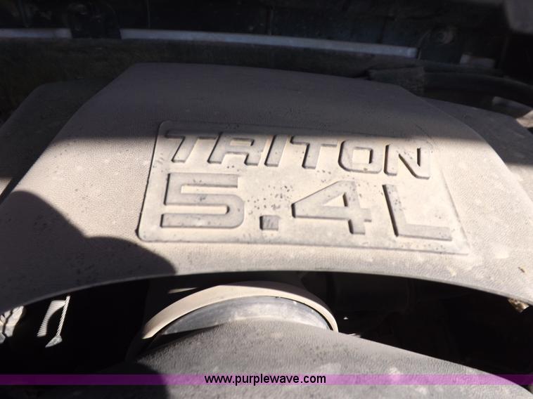 image for item I8409 2003 Ford F150 XLT pickup truck