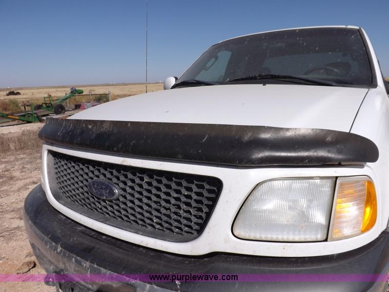 image for item I8409 2003 Ford F150 XLT pickup truck