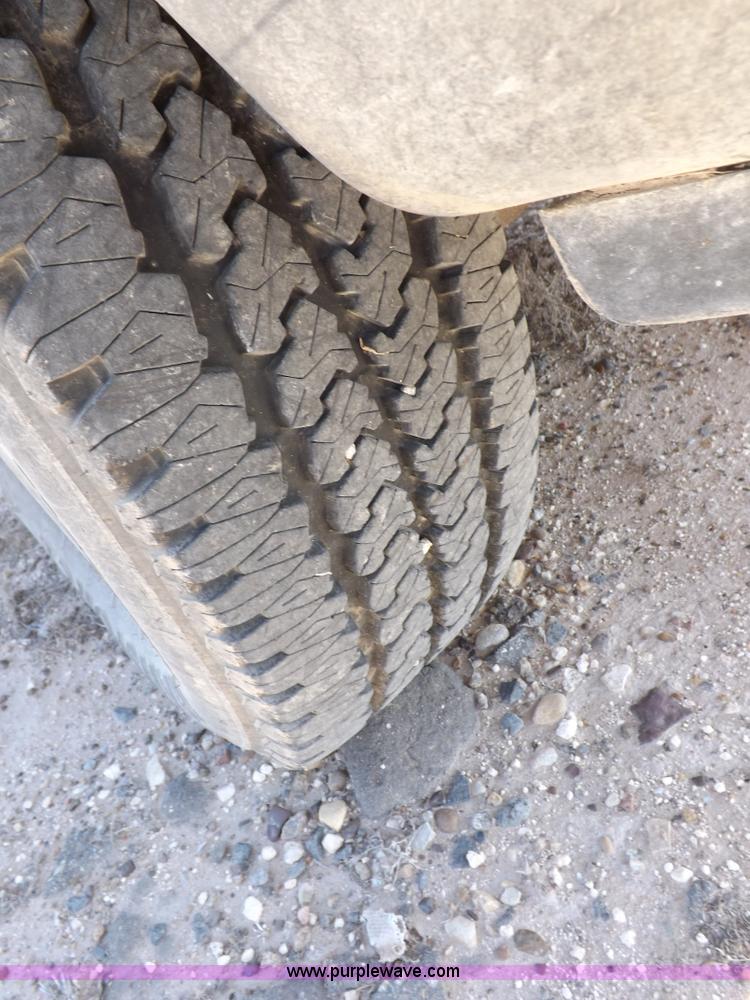 image for item I8409 2003 Ford F150 XLT pickup truck