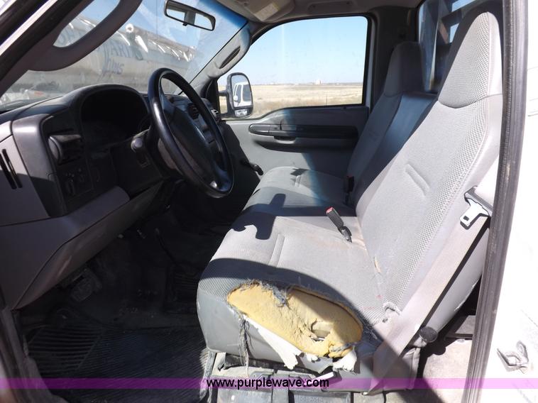 image for item I8410 2007 Ford F350 Super Duty XL utility truck