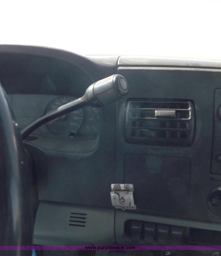 image for item I8410 2007 Ford F350 Super Duty XL utility truck