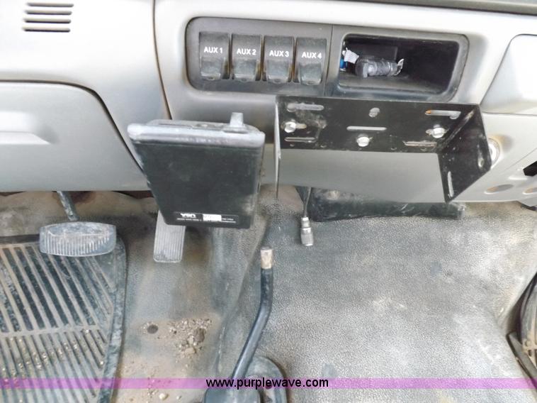 image for item I8410 2007 Ford F350 Super Duty XL utility truck