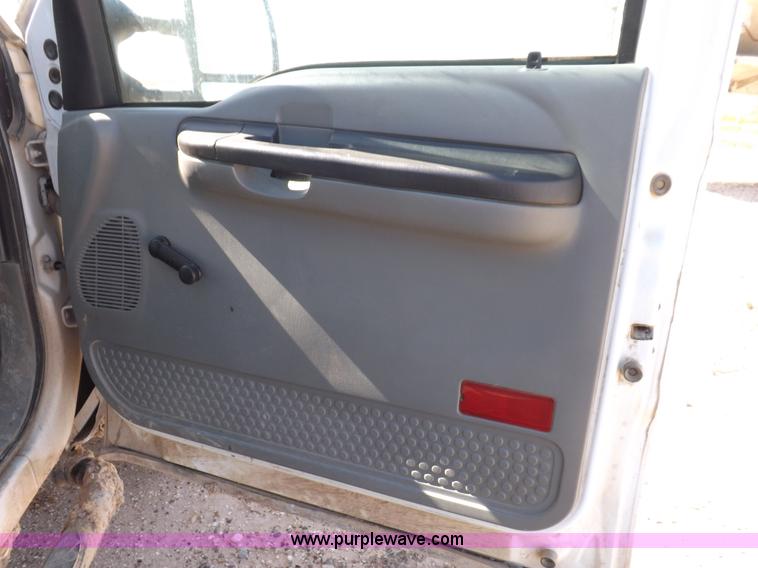 image for item I8410 2007 Ford F350 Super Duty XL utility truck