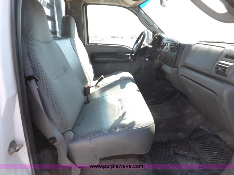image for item I8410 2007 Ford F350 Super Duty XL utility truck