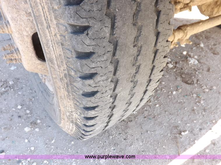 image for item I8410 2007 Ford F350 Super Duty XL utility truck