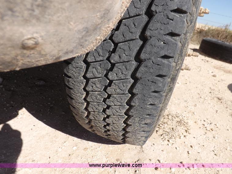 image for item I8410 2007 Ford F350 Super Duty XL utility truck