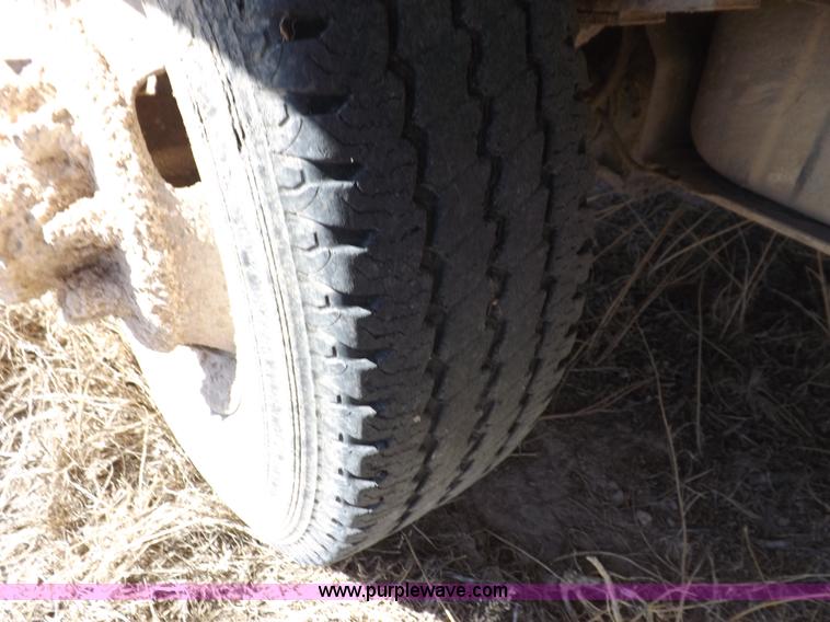 image for item I8410 2007 Ford F350 Super Duty XL utility truck