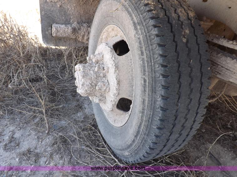 image for item I8410 2007 Ford F350 Super Duty XL utility truck