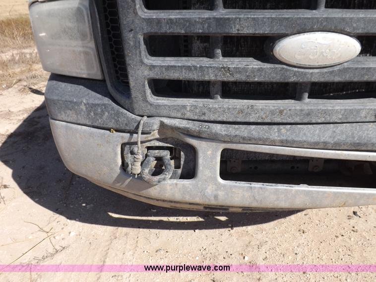 image for item I8410 2007 Ford F350 Super Duty XL utility truck