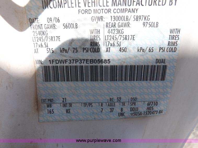 image for item I8410 2007 Ford F350 Super Duty XL utility truck