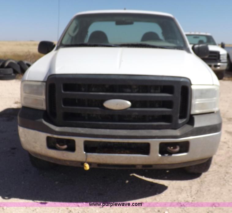 image for item I8411 2006 Ford F250 Super Duty XL SuperCab pickup truck