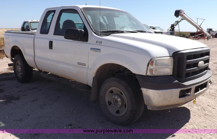 image for item I8411 2006 Ford F250 Super Duty XL SuperCab pickup truck
