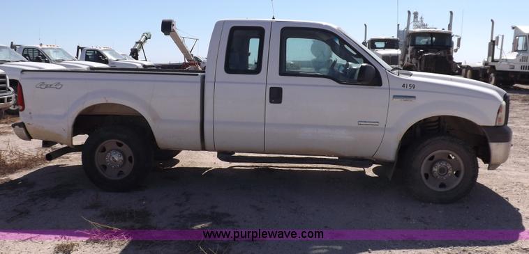 image for item I8411 2006 Ford F250 Super Duty XL SuperCab pickup truck