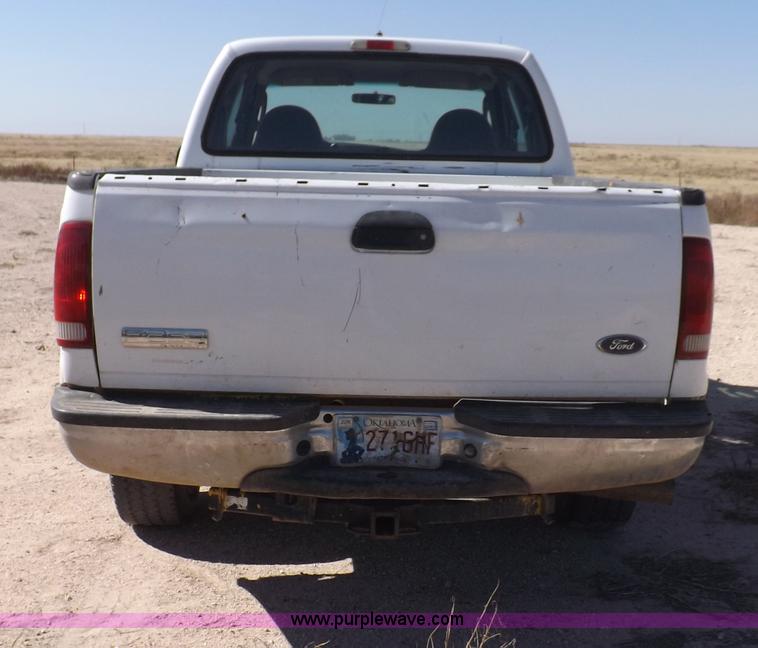 image for item I8411 2006 Ford F250 Super Duty XL SuperCab pickup truck