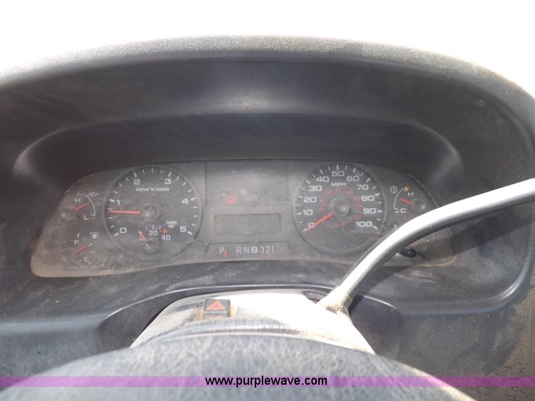 image for item I8411 2006 Ford F250 Super Duty XL SuperCab pickup truck