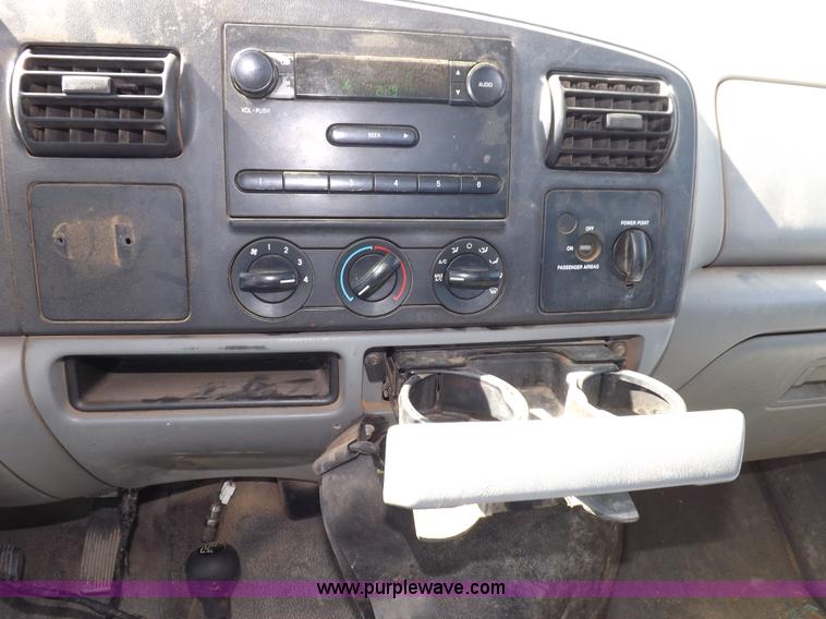 image for item I8411 2006 Ford F250 Super Duty XL SuperCab pickup truck