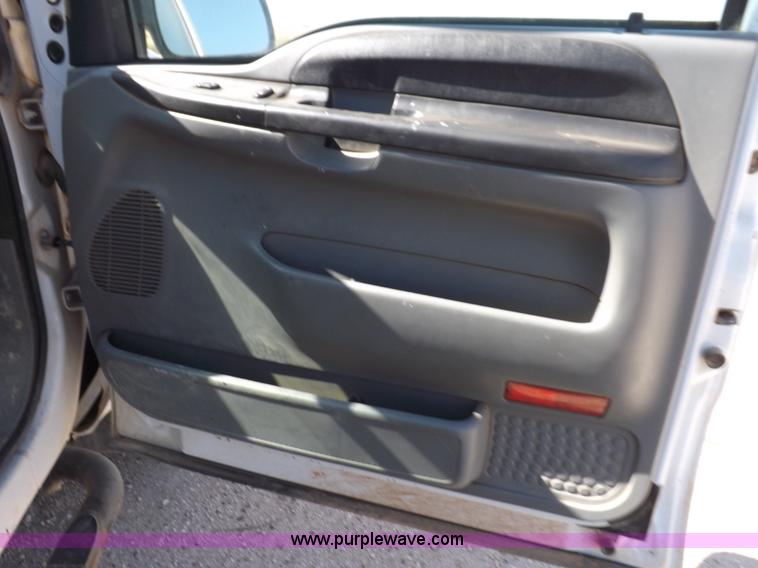 image for item I8411 2006 Ford F250 Super Duty XL SuperCab pickup truck