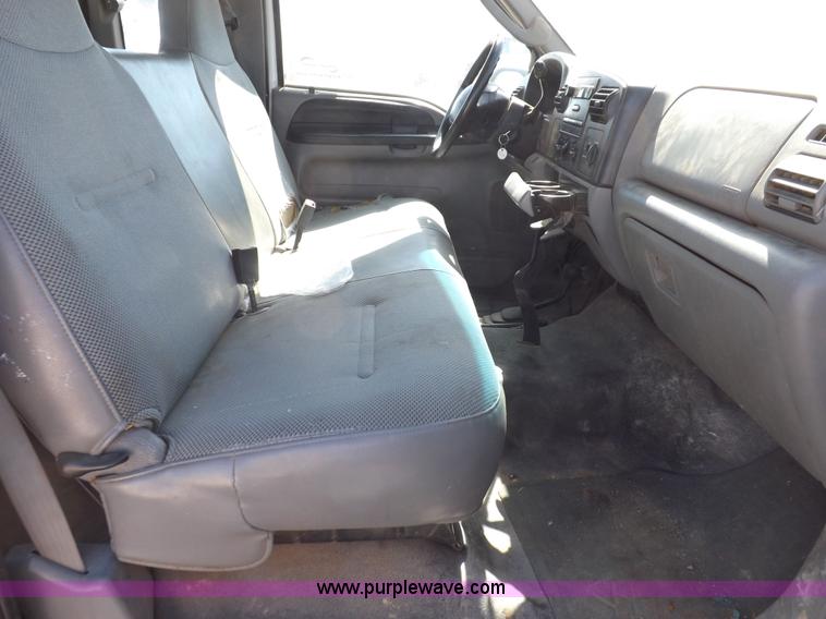 image for item I8411 2006 Ford F250 Super Duty XL SuperCab pickup truck