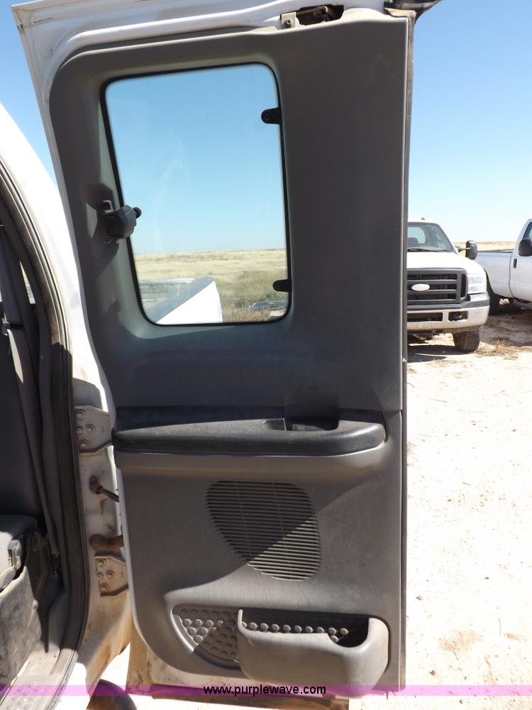 image for item I8411 2006 Ford F250 Super Duty XL SuperCab pickup truck