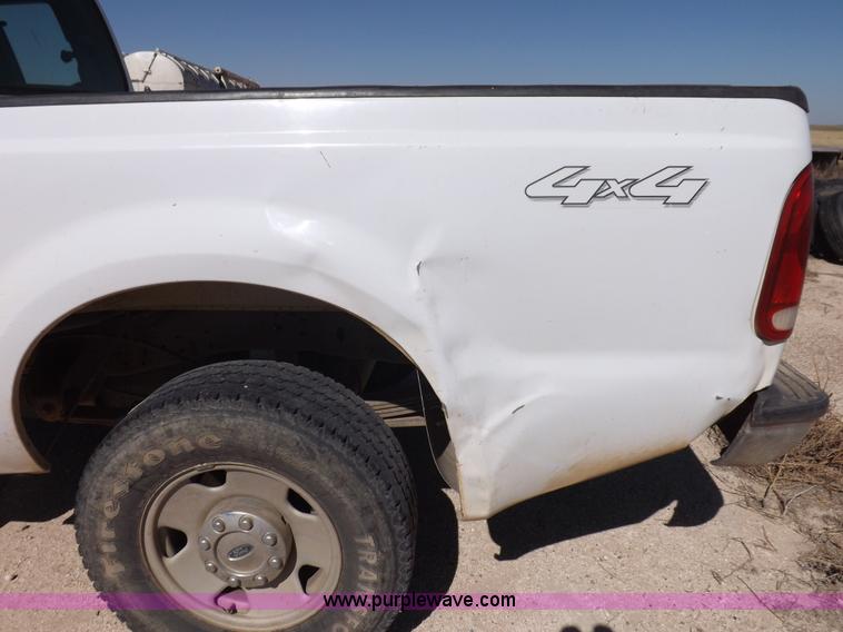 image for item I8411 2006 Ford F250 Super Duty XL SuperCab pickup truck