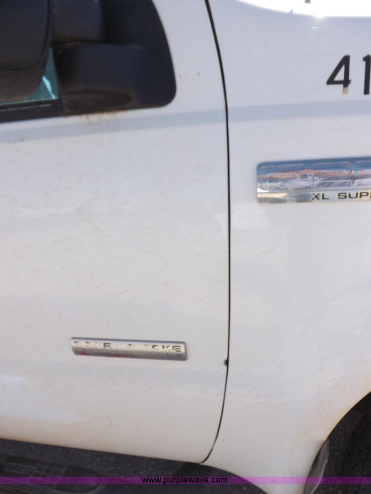 image for item I8411 2006 Ford F250 Super Duty XL SuperCab pickup truck