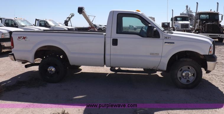 image for item I8412 2007 Ford F250 Super Duty XL pickup truck