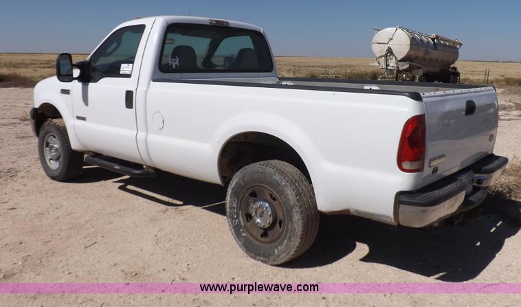 image for item I8412 2007 Ford F250 Super Duty XL pickup truck