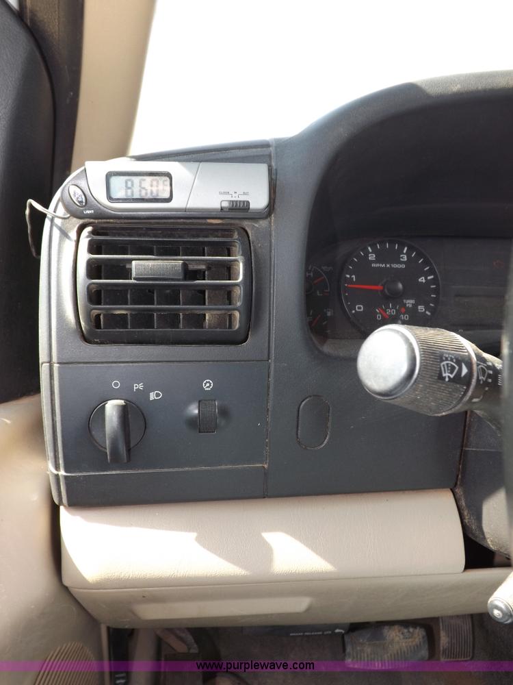 image for item I8412 2007 Ford F250 Super Duty XL pickup truck