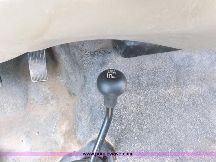 image for item I8412 2007 Ford F250 Super Duty XL pickup truck