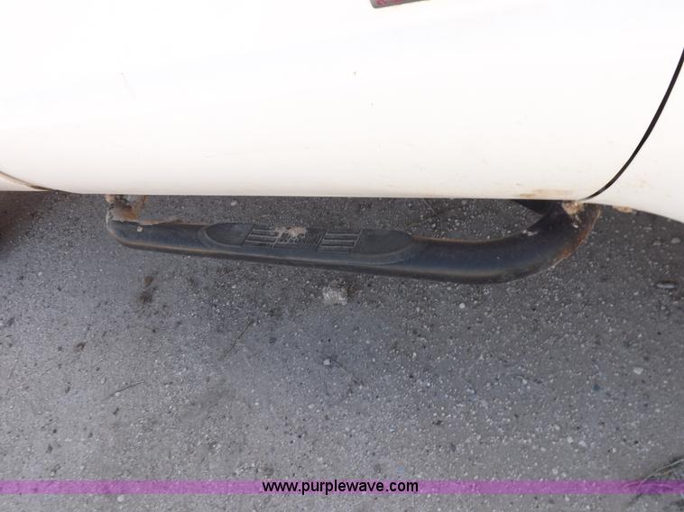 image for item I8412 2007 Ford F250 Super Duty XL pickup truck