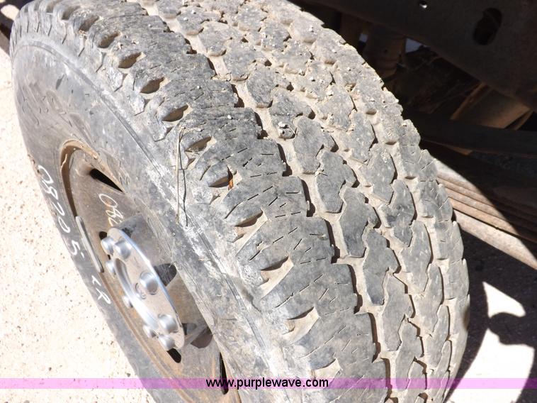 image for item I8412 2007 Ford F250 Super Duty XL pickup truck