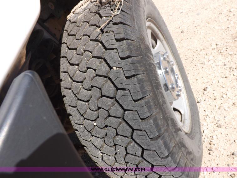 image for item I8412 2007 Ford F250 Super Duty XL pickup truck