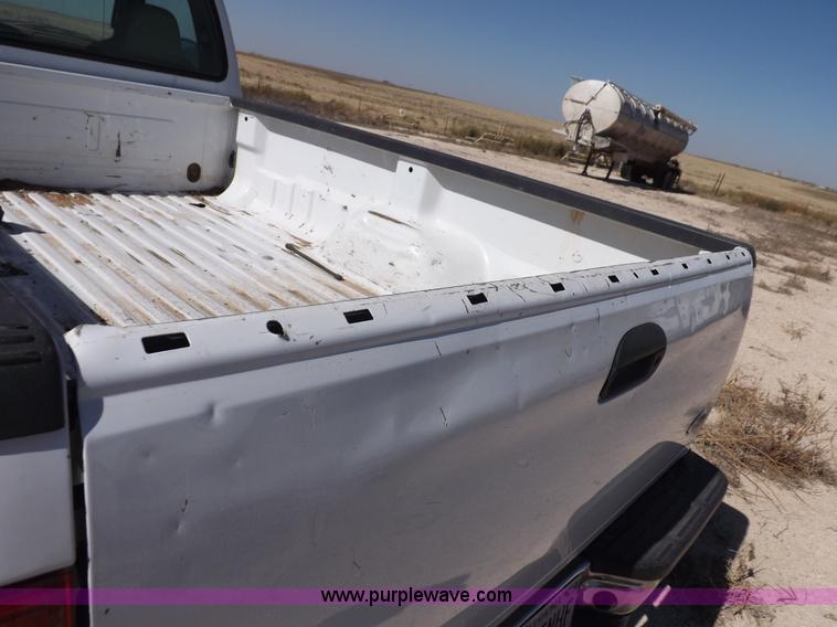 image for item I8412 2007 Ford F250 Super Duty XL pickup truck