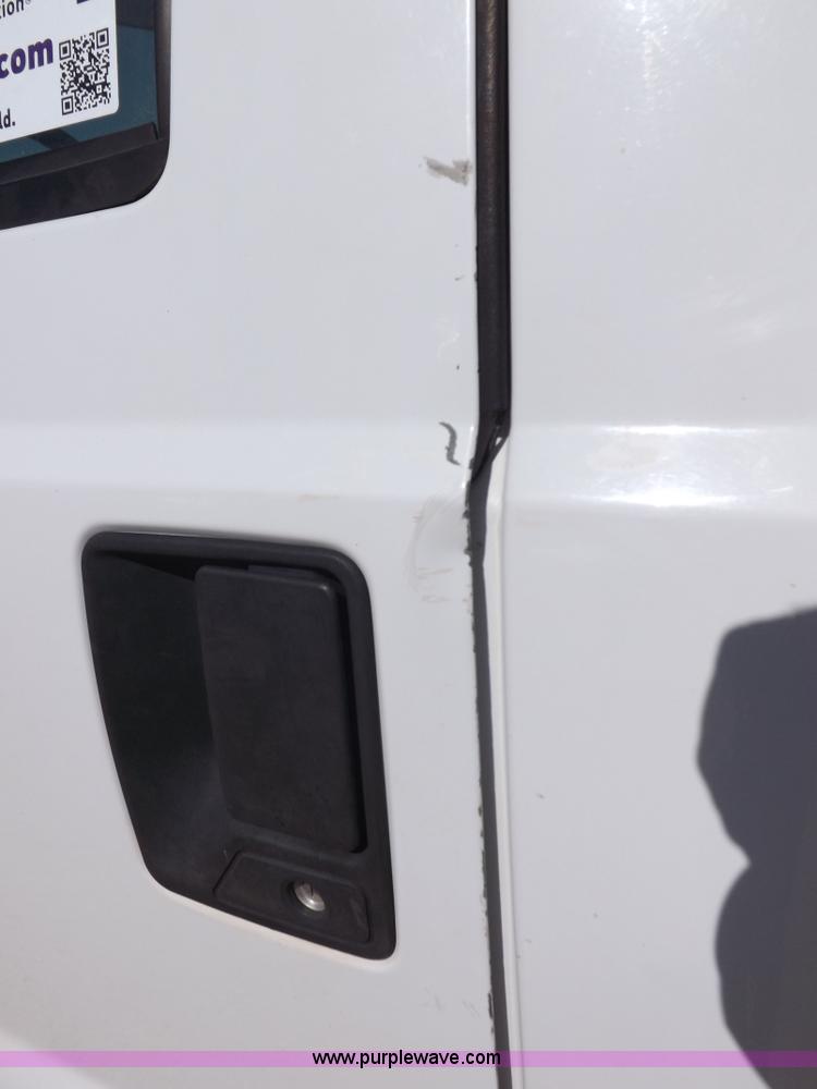 image for item I8412 2007 Ford F250 Super Duty XL pickup truck