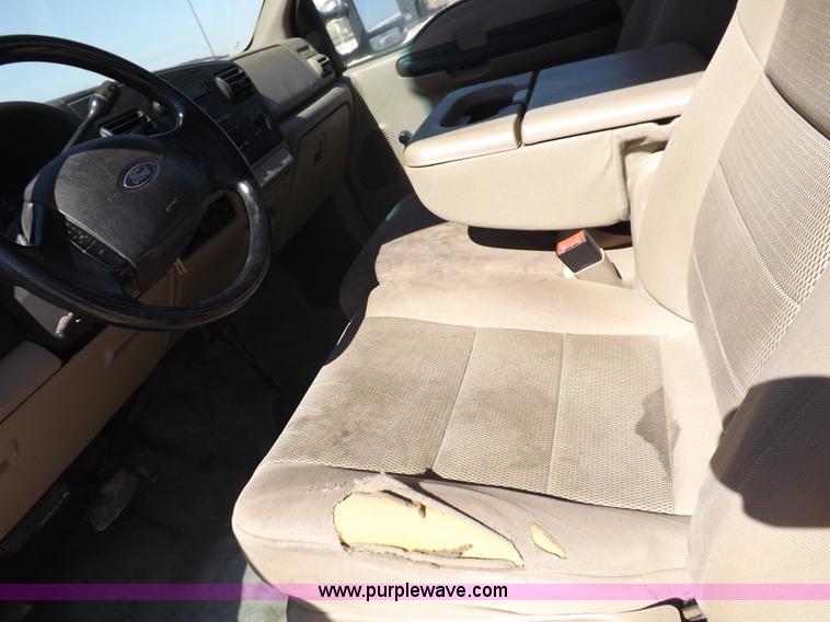 image for item I8412 2007 Ford F250 Super Duty XL pickup truck