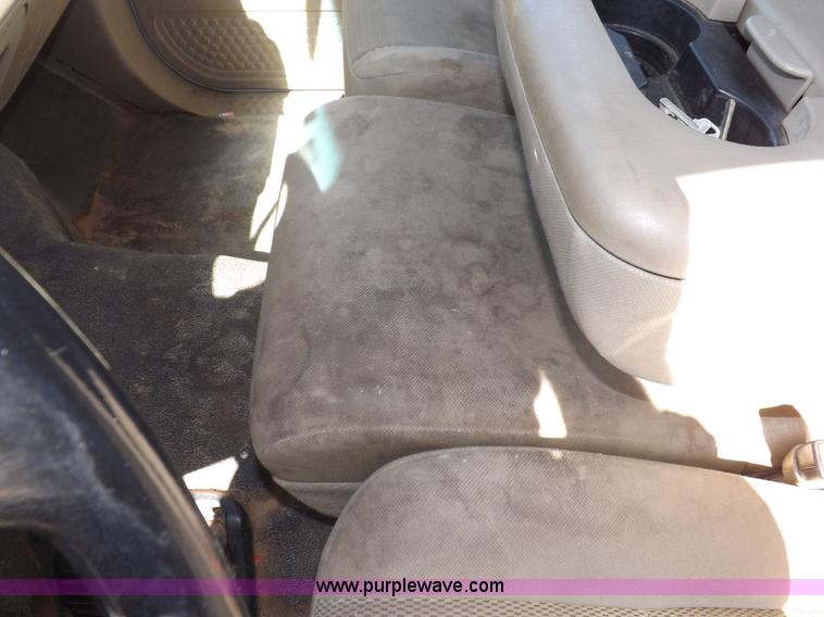 image for item I8412 2007 Ford F250 Super Duty XL pickup truck