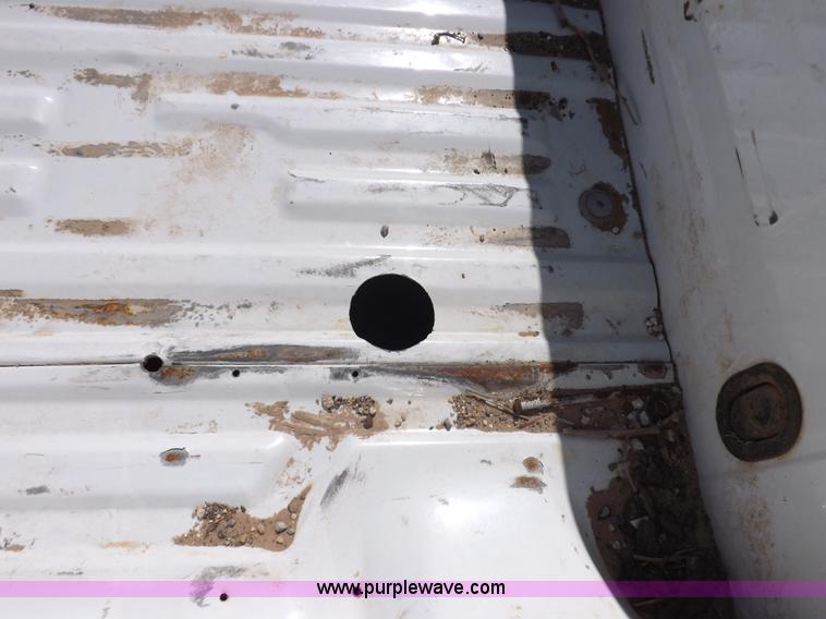 image for item I8412 2007 Ford F250 Super Duty XL pickup truck