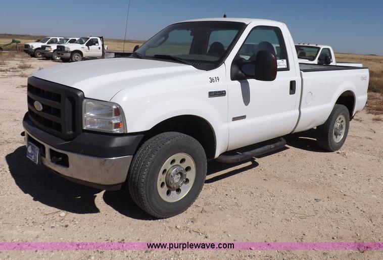 image for item I8413 2007 Ford F250 Super Duty XL pickup truck