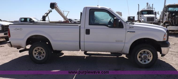 image for item I8413 2007 Ford F250 Super Duty XL pickup truck