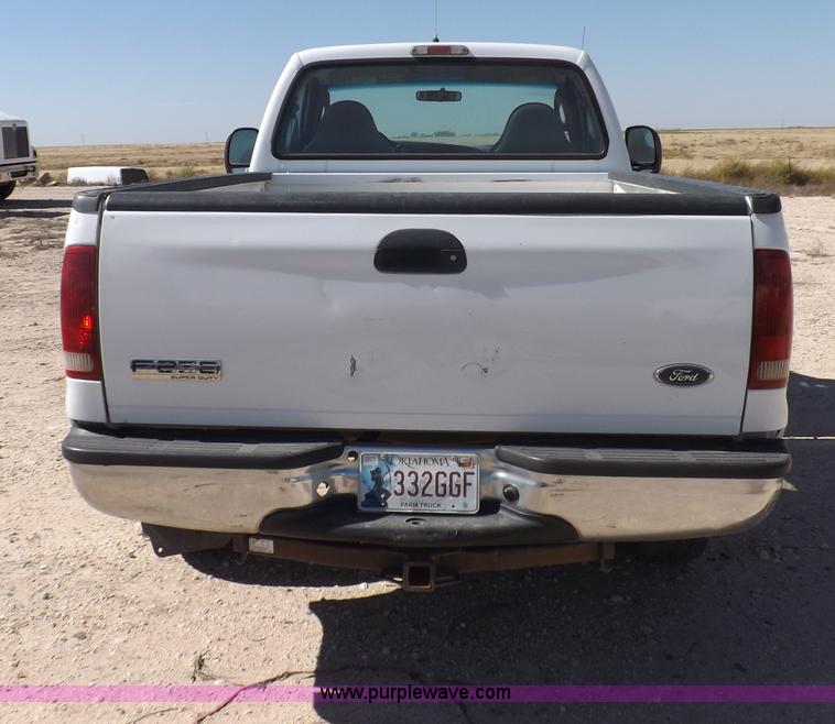 image for item I8413 2007 Ford F250 Super Duty XL pickup truck