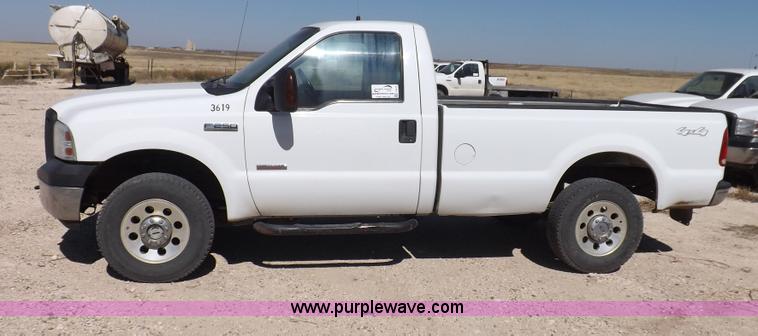 image for item I8413 2007 Ford F250 Super Duty XL pickup truck
