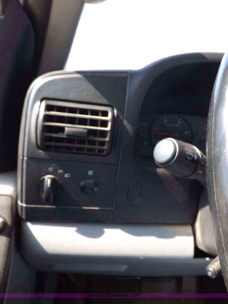 image for item I8413 2007 Ford F250 Super Duty XL pickup truck