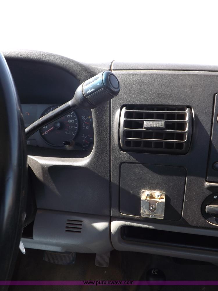 image for item I8413 2007 Ford F250 Super Duty XL pickup truck